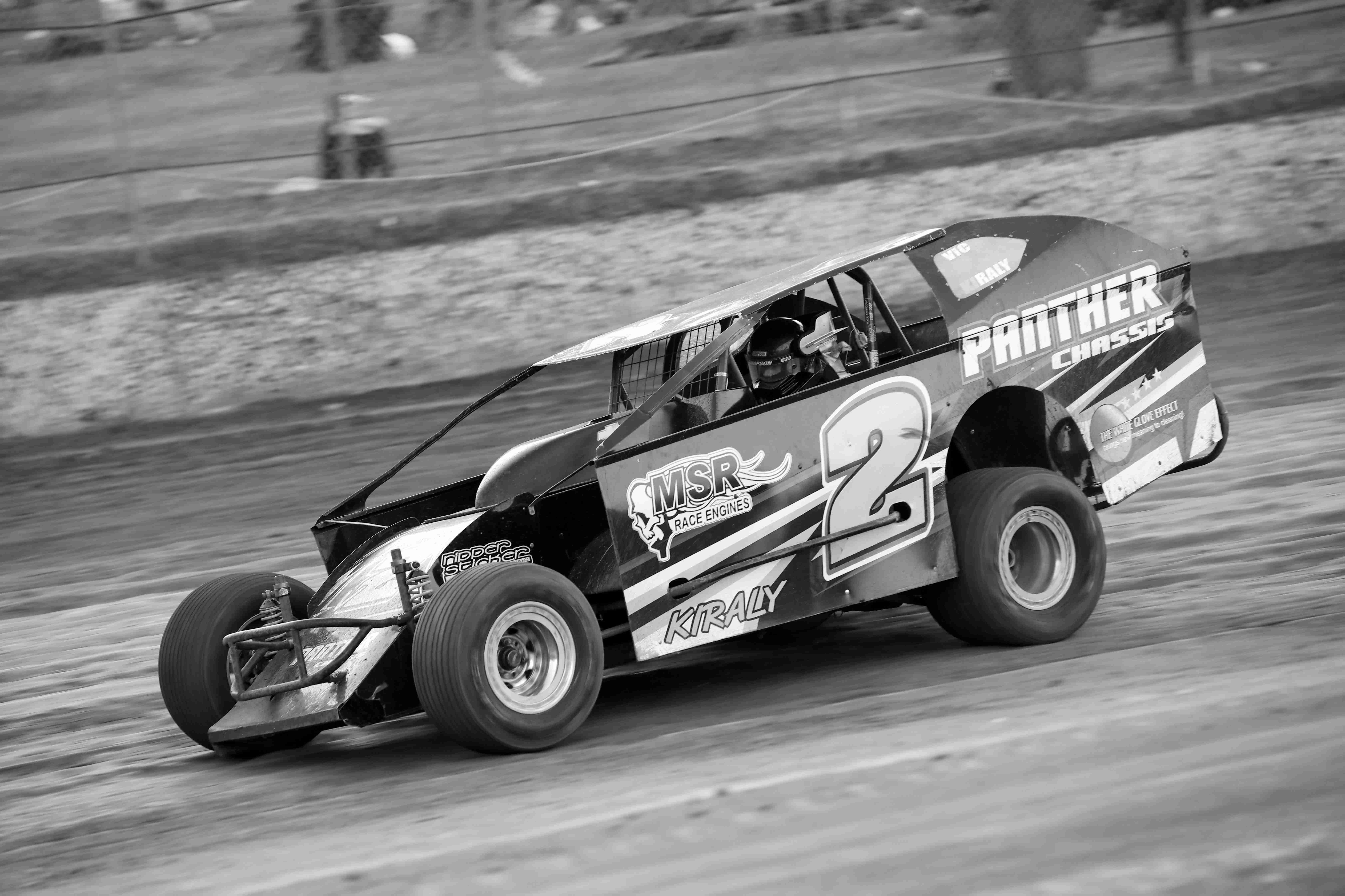 V8 Dirt Modified on a track